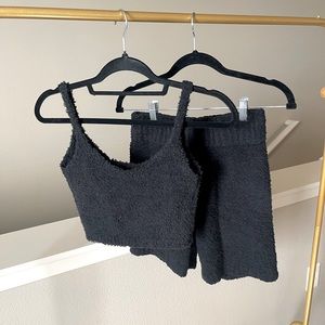 SKIMS cozy knit tank and shorts set 🖤 size: S/M